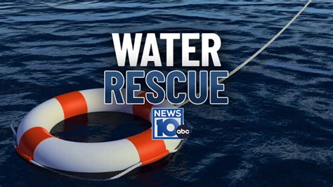 Teens aid family in sinking boat
